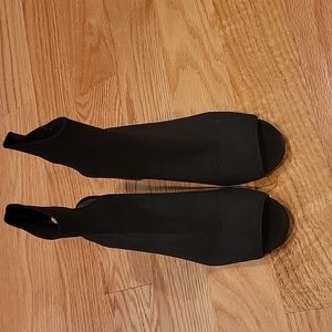 Steve Madden bondage fabric peep toe ipen heel ankle bootie in 8